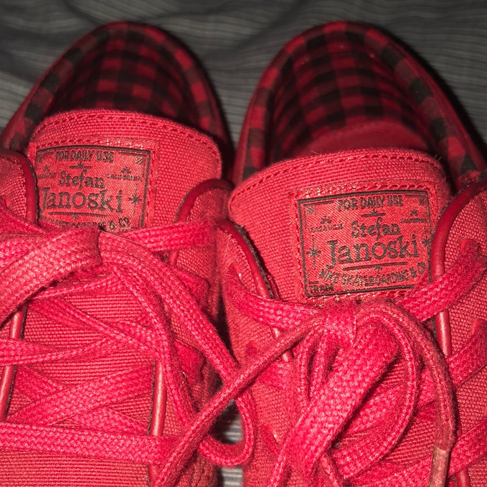 cool red bike janoski’s🔥🔥
